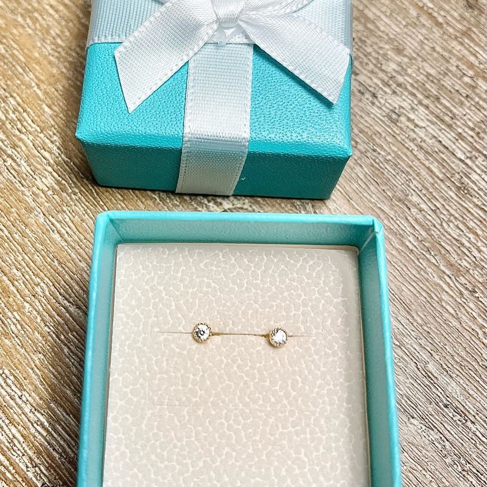 Maria Tash Style Screw Back Live In Stud Earrings